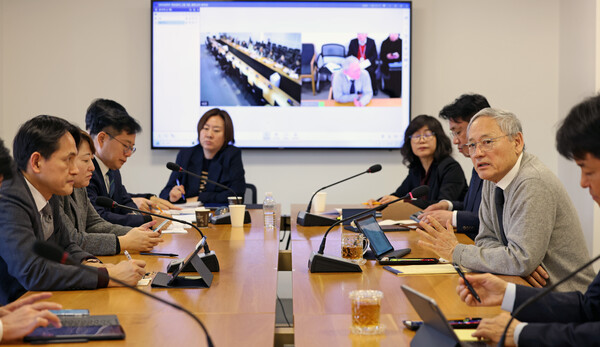 유인촌 문화체육관광부 장관이 3일 서울 종로구 국립현대미술관 서울관 회의실에서 열린 '화재 예방 및 관리 강화 대책 회의'에서 발언을 하고 있다. 사진=문화체육관광부