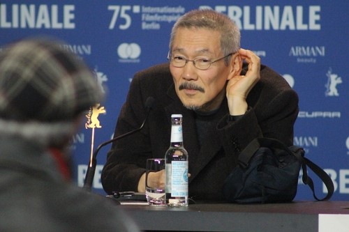 베를린영화제 기자회견에 참석한 홍상수 감독. 사진=연합뉴스(촬영 김계연)