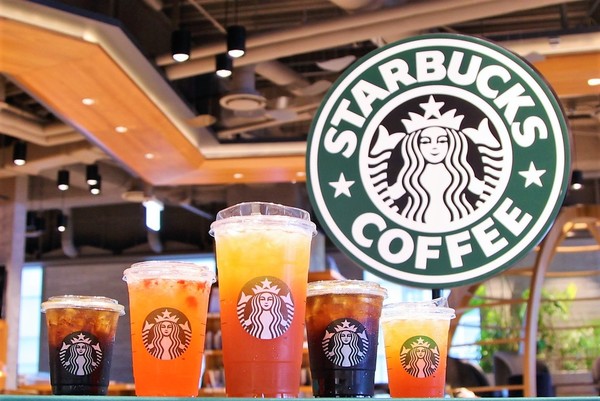 스타벅스가 아시아·태평양 지역에서 유일하게 벤티보다 더 큰 컵 사이즈인 '트렌타'를 국내에 출시한다. 사진=스타벅스 코리아