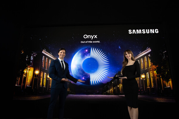 삼성전자 모델이 미국 라스베이거스에서 열리는 세계 최대 영화 산업 박람회 '시네마콘 2025'에서 시네마 LED 스크린 '오닉스'신제품을 소개하고 있다. 사진=삼성전자