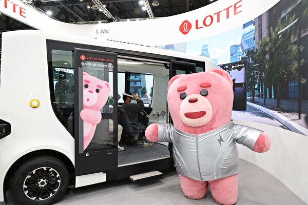 2025 서울모빌리티쇼에 전시된 롯데홈쇼핑의 캐릭터 '벨리곰'. 사진=롯데홈쇼핑