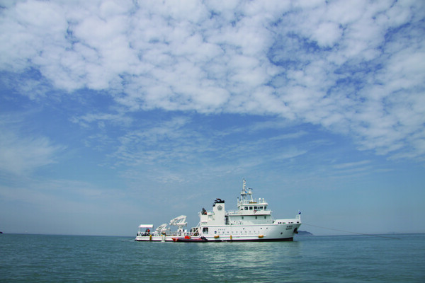 마도해역에서 발굴조사 중인 수중발굴전용선 누리안호. 사진=국립해양유산연구소