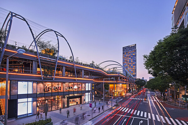 미야시타 파크 건물 전경. 사진=무신사