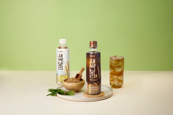 새싹보리(왼쪽)와 새싹보리블랙(오른쪽) 제품 이미지. 사진=HK이노엔