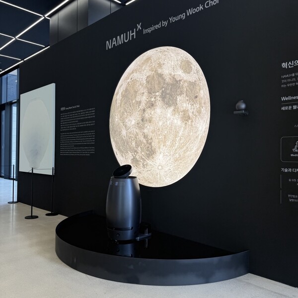 서울 종로구 삼일빌딩 내 최영욱 작가 전시. 사진=나무엑스