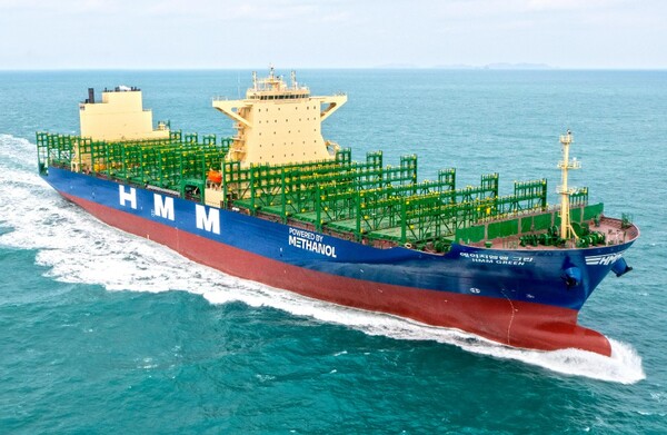 HMM의 9000TEU급 메탄올 연료 컨테이너선 'HMM그린호'. 사진=HMM