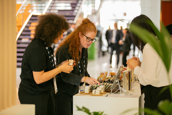 롯데가 네덜란드 암스테르담에서 열린 2025 CGF 글로벌 서밋에 참석해 한일 원롯데에 기반한 그룹 경쟁력을 알렸다. 사진=롯데