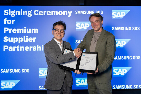 (왼쪽부터) 이준희 삼성SDS 대표이사, 크리스티안 클라인 SAP CEO. 사진=삼성SDS