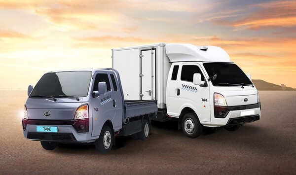 GS글로벌이 유통을 맡은 BYD 1톤 전기트럭 T4K 카고(왼쪽), 냉탑(오른쪽). 사진=GS글로벌