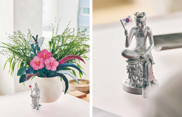 롱롱타임플라워 광복 에디션(왼쪽)과 반가사유상 미니어처 광복 에디션. 사진=국립박물관문화재단