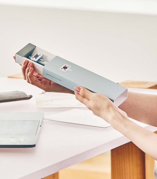 데니 태극기 펜. 사진=국립박물관문화재단