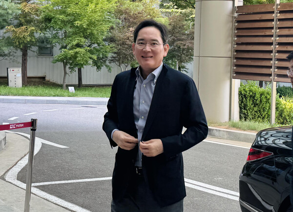 이재용 삼성전자 회장이 8월29일 강서구 서울김포비즈니스항공센터(SGBAC)를 통해 워싱턴으로 출국하고 있다. 사진=연합뉴스