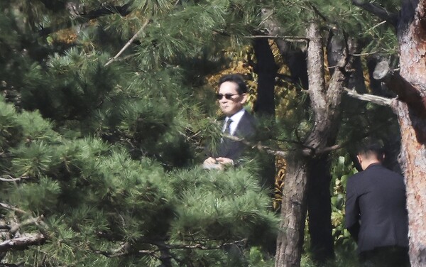 고 이건희 회장 선영 찾은 이재용 회장. 사진=연합뉴스