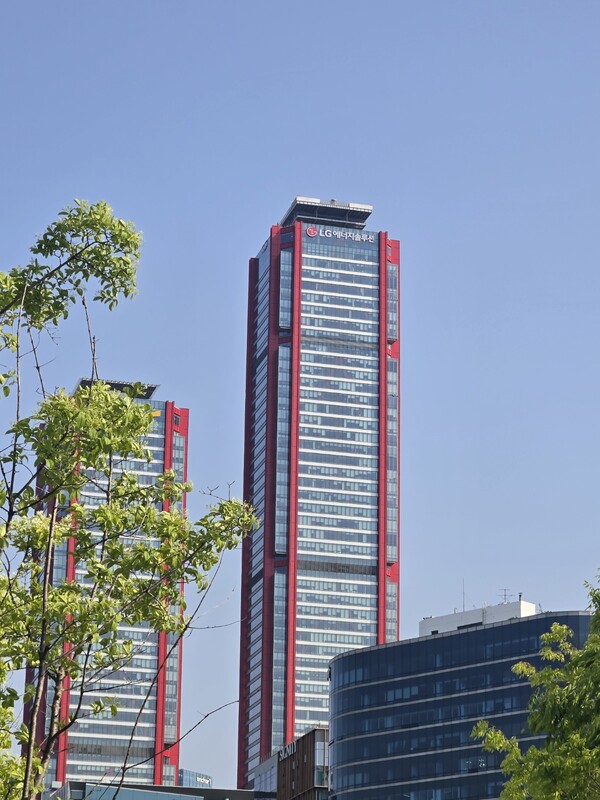 LG에너지솔루션 본사가 있는 파크원 전경. 사진=뉴스저널리즘 DB