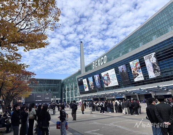 국제게임전시회 '지스타 2025'가 열리는 벡스코 제1전시관 전경. 사진=한수빈 기자