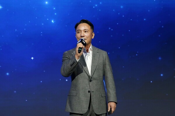 오프닝 세션의 기조 연설을 맡은 김택진 엔씨소프트 CCO. 사진=엔씨소프트