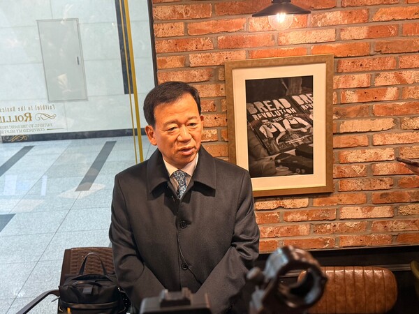 서유석 금융투자협회장이 17일 서울 여의도 금융투자협회 인근에서 취재진과 만나 발언하고 있다. 사진=박지혜 기자