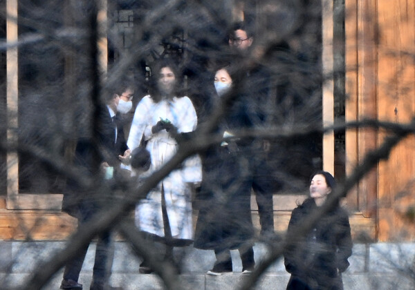 2024년 11월19일 오전 경기도 용인 호암미술관 인근 선영에서 열린 호암 이병철 삼성 창업회장 37주기 추도식에 홍라희 전 삼성미술관 리움 관장, 이부진 호텔신라 사장, 이서현 삼성물산 사장, 김재열 삼성글로벌리서치 사장이 참석해 있다. 사진=연합뉴스