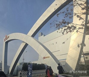 SK하이닉스, 美 ADR 상장 추진…AI 반도체 패권 승부수